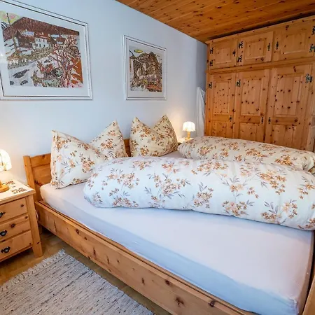 Apartment Chasa Nalains