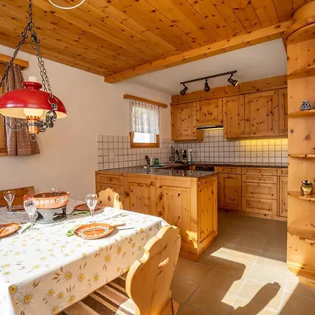 Apartment Chasa Nalains